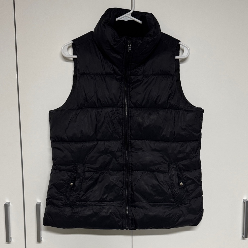 Old Navy Women's Quilted Black Vest Size Medium
